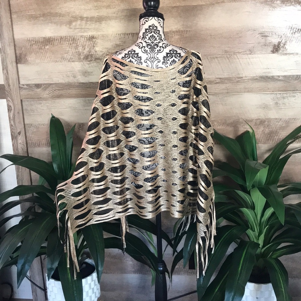 NWOT CAPTIVATING One Size Gold/Black Fringe Cape - Picture 4 of 4